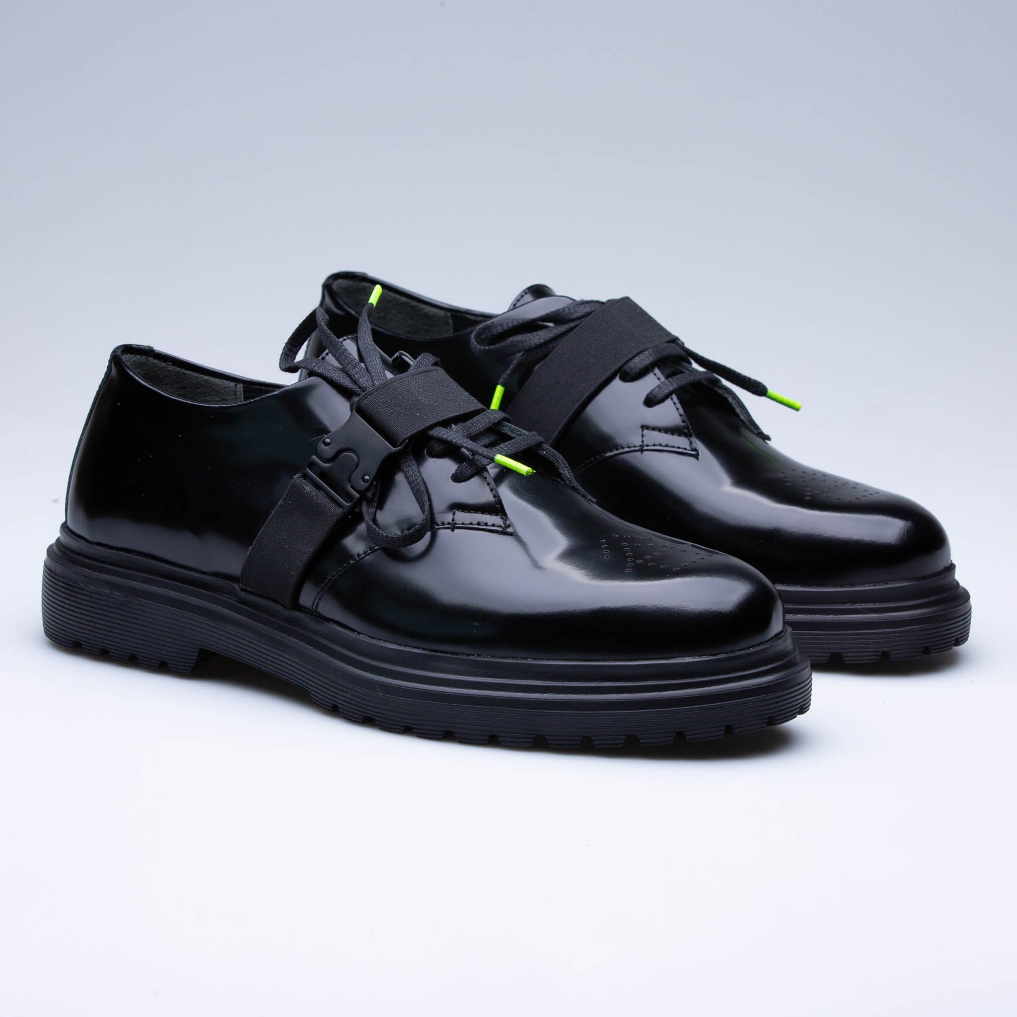 Black Wook Classic Shoes