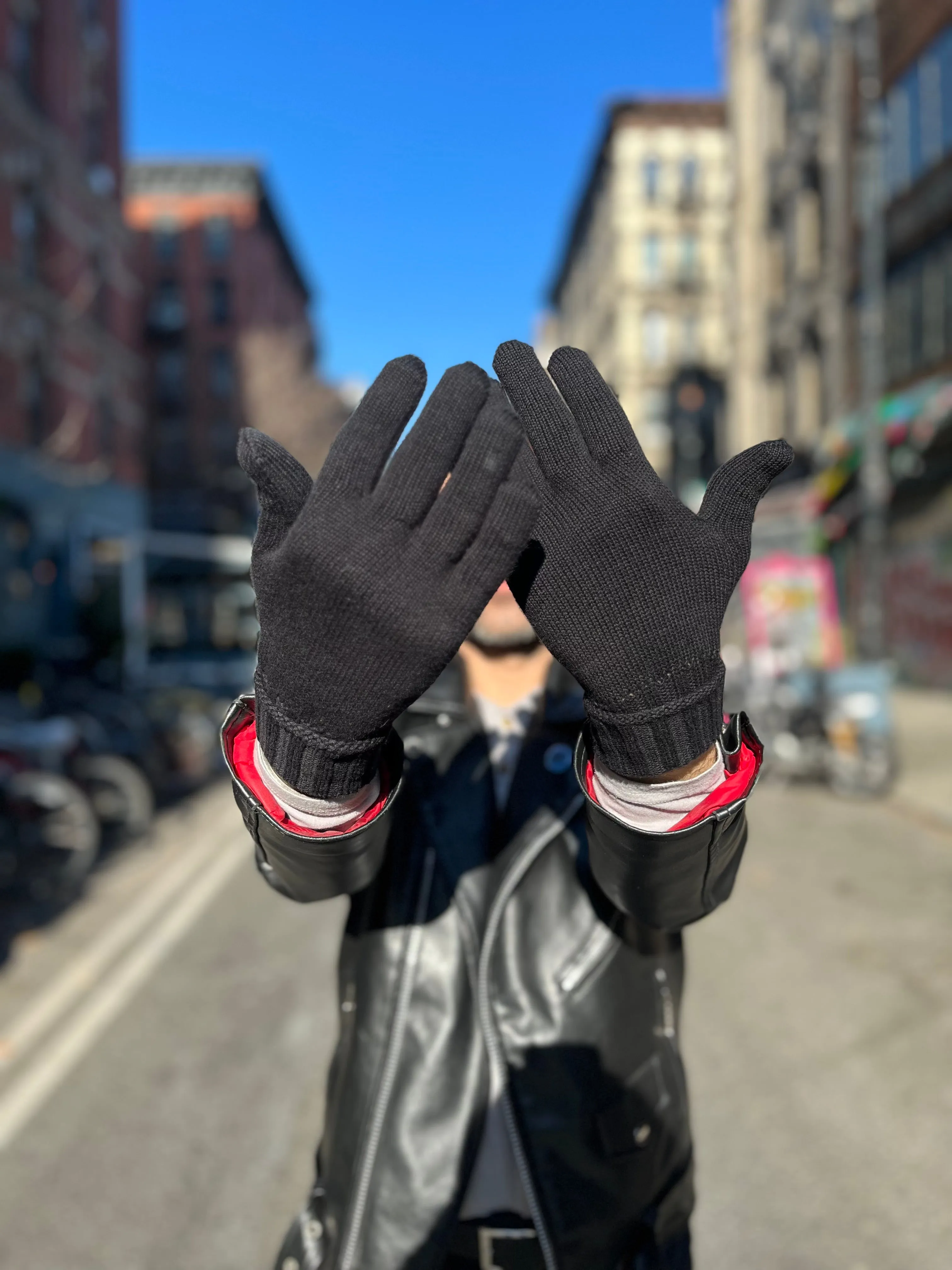 Organic Cotton Knit Gloves in Black from Novacas